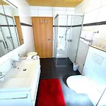 Thun Alps Scenic Views And Concierge By Swisshut *